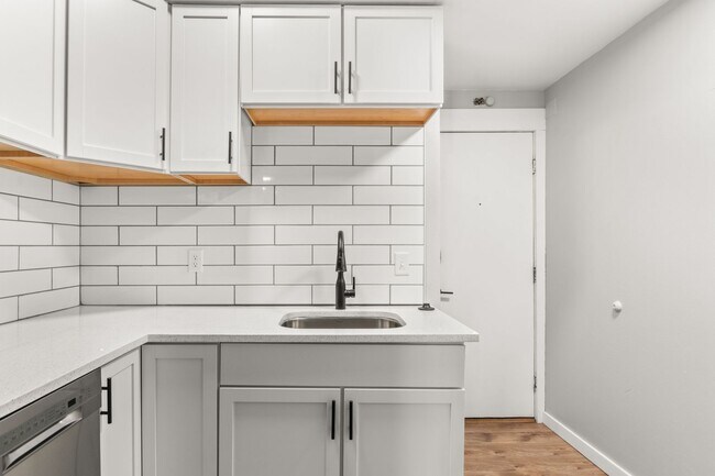 1216 Williamson St Unit 4