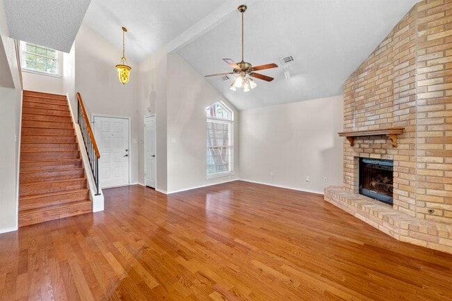 Photo - 15905 De Peer Ave