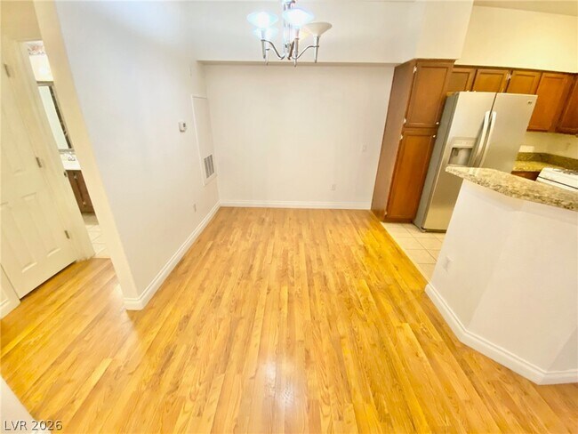 5415 W Harmon Ave Unit 1037