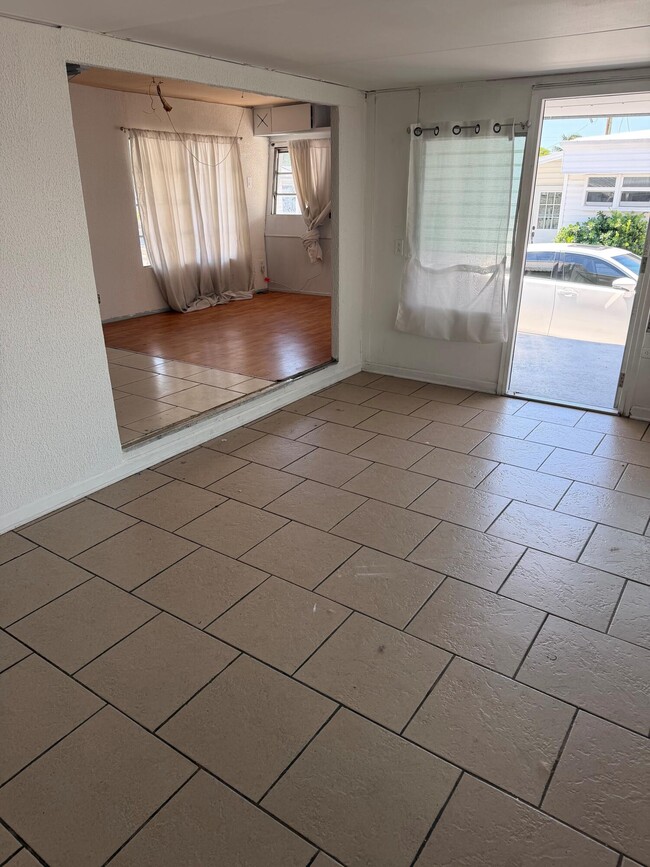 Photo - 820 SW 1st Pl