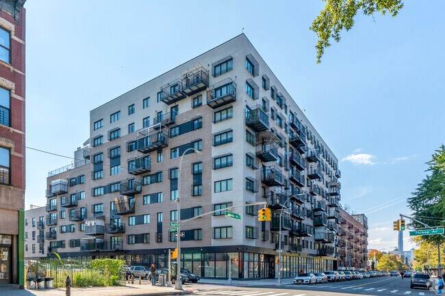 948 Myrtle Ave - 948 Myrtle Ave Apartments