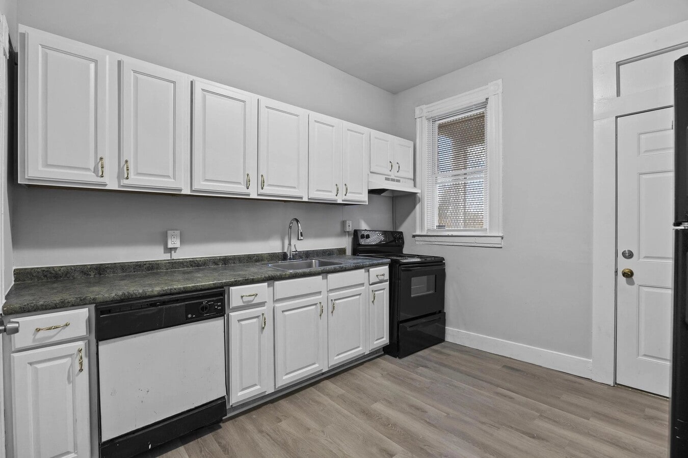 Photo - 1728 Ashburton St
