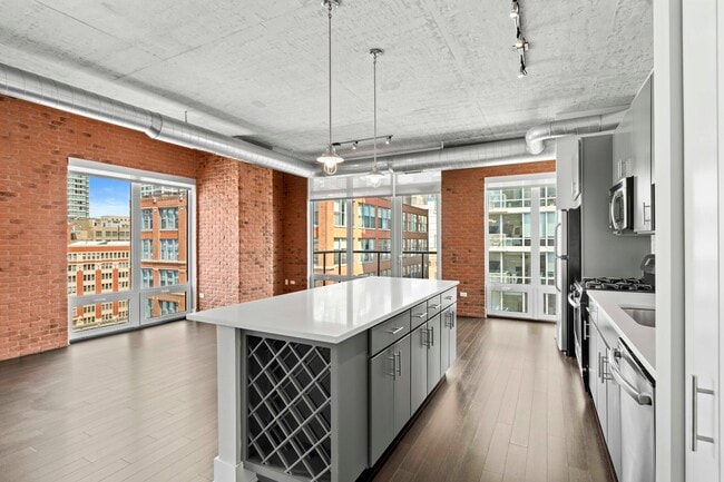 Photo - 114 W Polk St