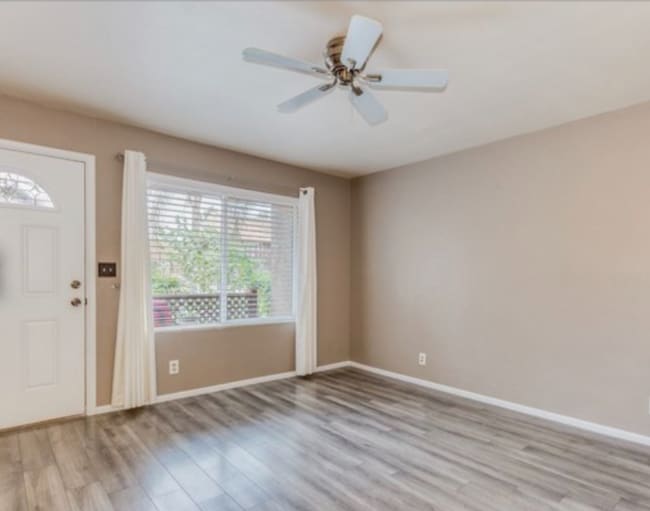 Photo - 14203 N 19th Ave Unidad 1053