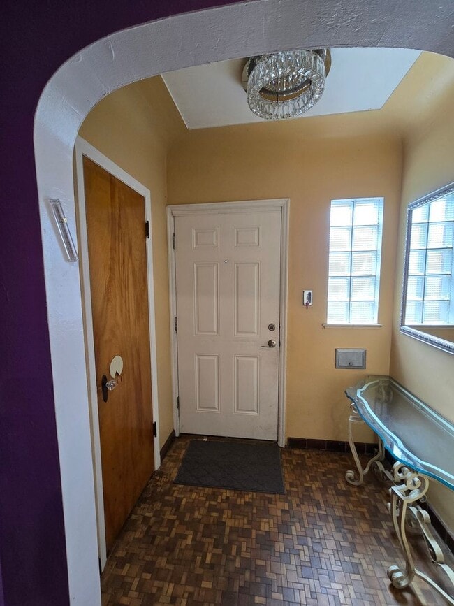 Photo - 1679 Xavier St
