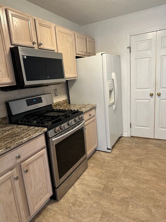 637 Strand Pond Cir