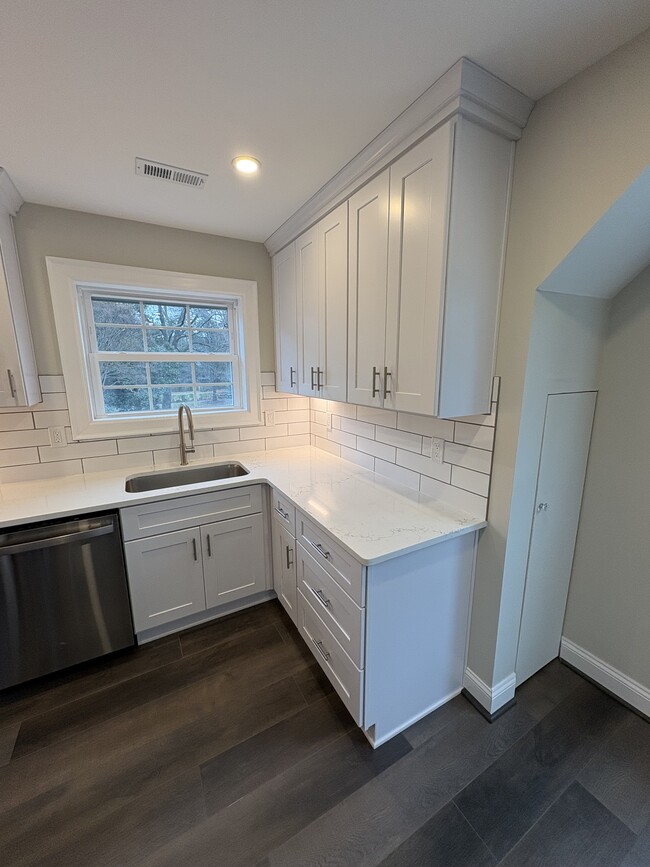 Photo - 3600 Moss Side Ave Unit B