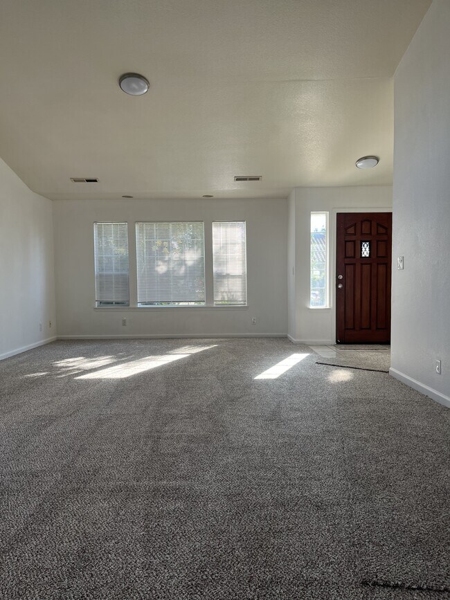 1579 Spyglass Dr