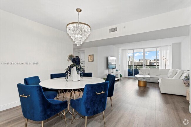 Building Photo - 21205 Yacht Club Dr Unit 810 Rental