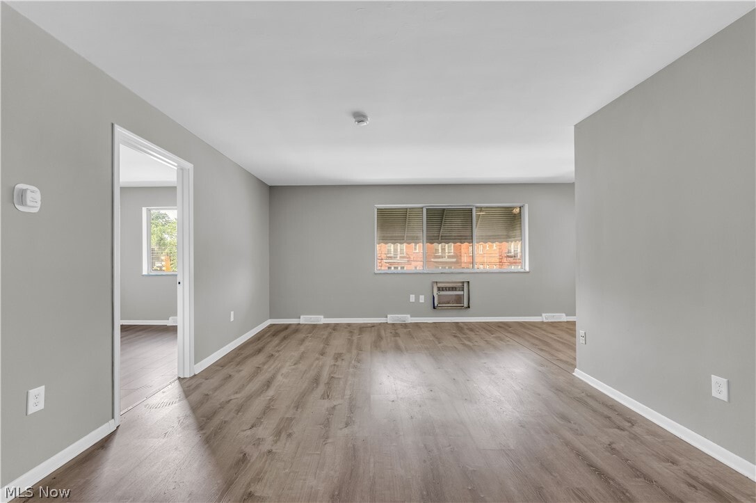 Photo - 2537 Noble Rd Unit 301