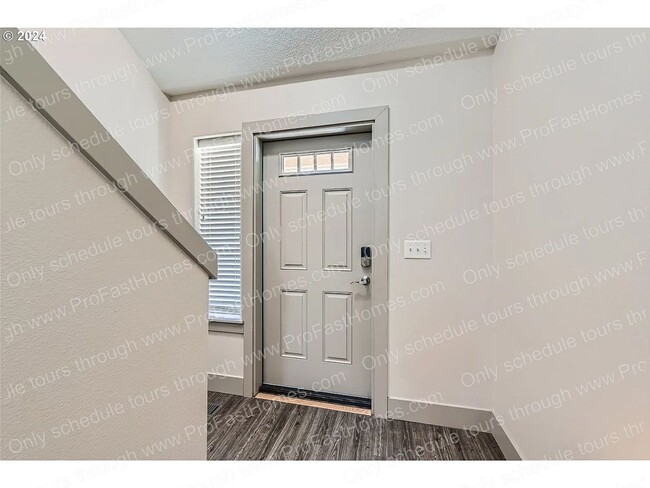 Photo - 543 NE 2nd Ave