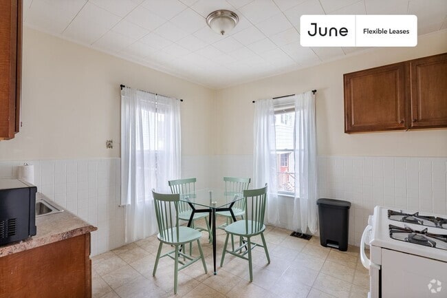 Building Photo - 28 Charnwood Rd Rental