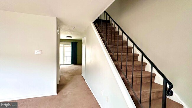 Photo - 53 Eisenhower Cir