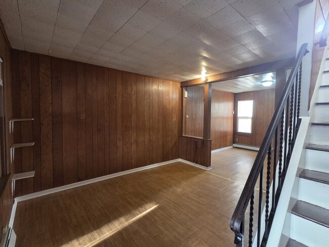 Photo - 301 S Logan Ave