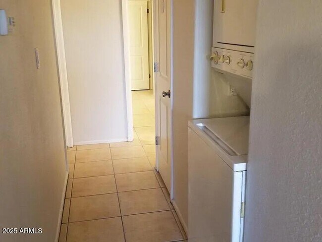Photo - 1130 E Butler Dr Unit E1