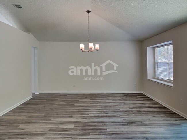 Photo - 145 Johns Glen Dr