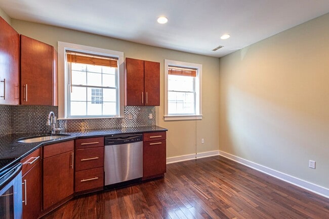 Photo - 2620 Webster St Unit B