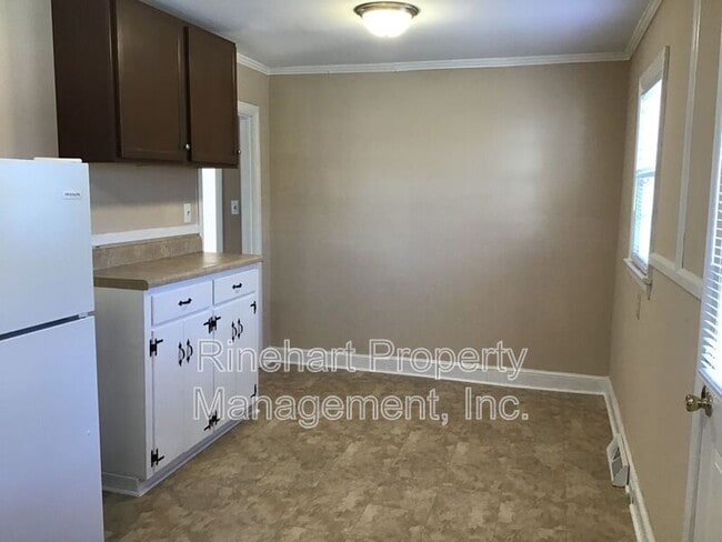 Photo - 1329 Eisenhower Rd