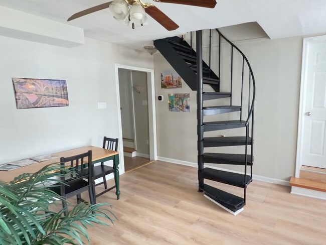 Photo - 4369 Pechin St