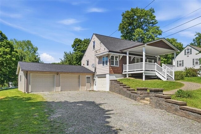 Photo - 315 South Dr
