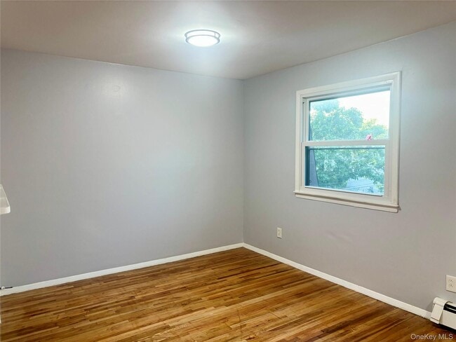 Photo - 256-20 Craft Ave