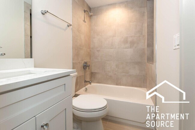 Photo - 4602 N Winchester Ave Unit 2E