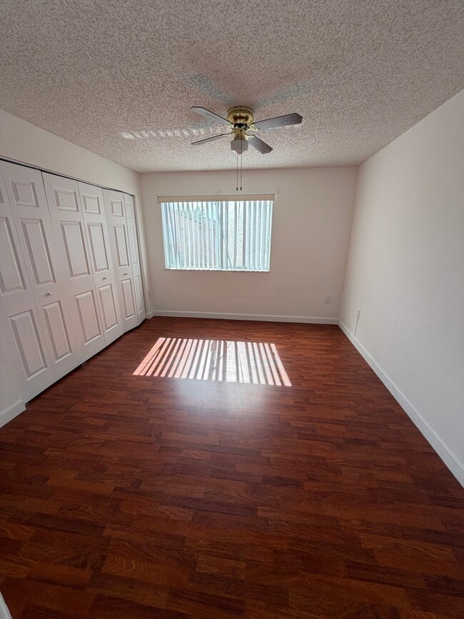 Master Bedroom - 8023 Lake Dr Unit 205