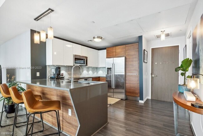 Photo - 1 br, 1 bath Condo - 601 NE 27th St Beauti...