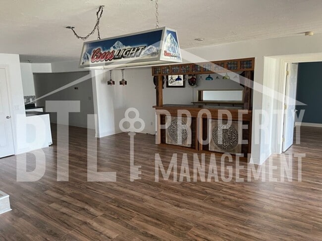 Photo - Luxurious 2 Bedroom Condo Unit 1