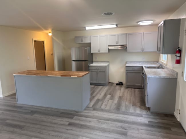 Photo - 1940 N Oak Ln