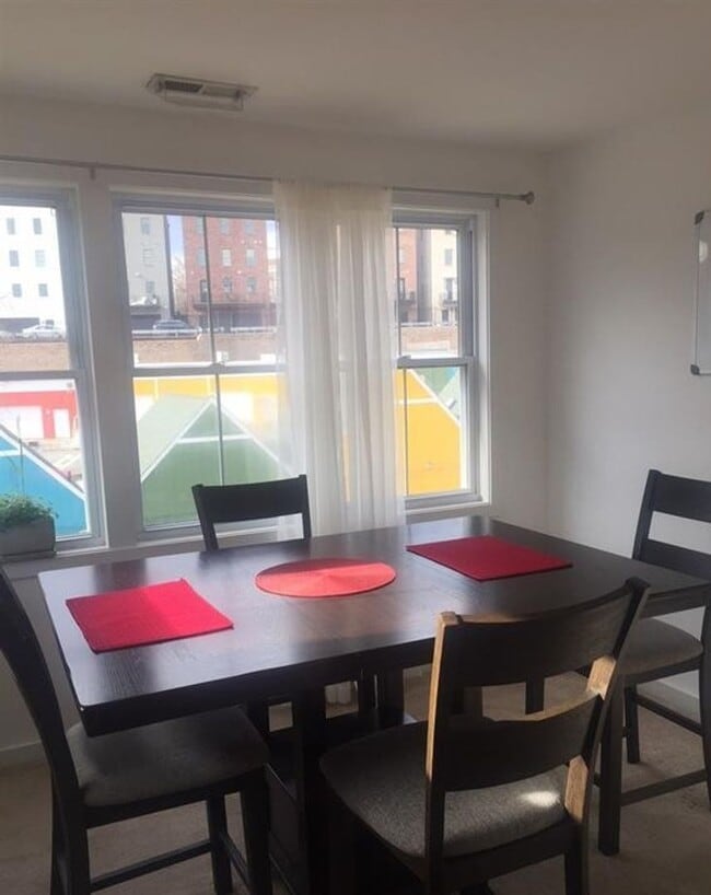 Photo - 1122 E Market St Unit B