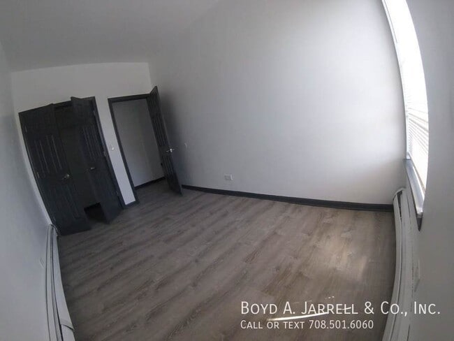 Building Photo - 5926 S Michigan Ave Unit 2 bedroom