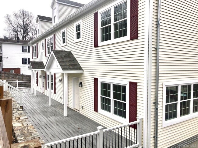 Building Photo - 1004 N Division St Unit B