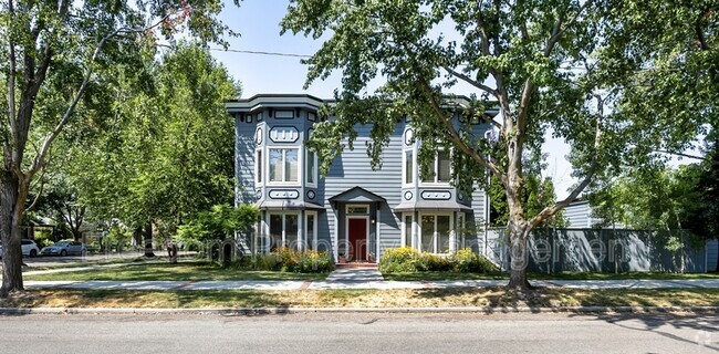 Building Photo - 1192 E State St Rental