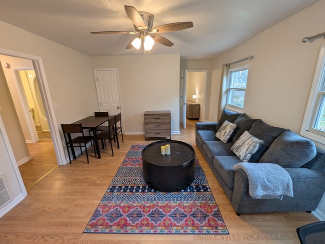 Photo - 5-25 Woodrow Ave