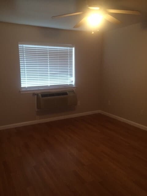 Building Photo - 2410 Southmore Blvd Unit 03