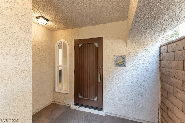 Photo - 2845 Queens Courtyard Dr