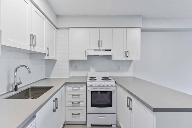 Photo - 250 St George St Unit 00601