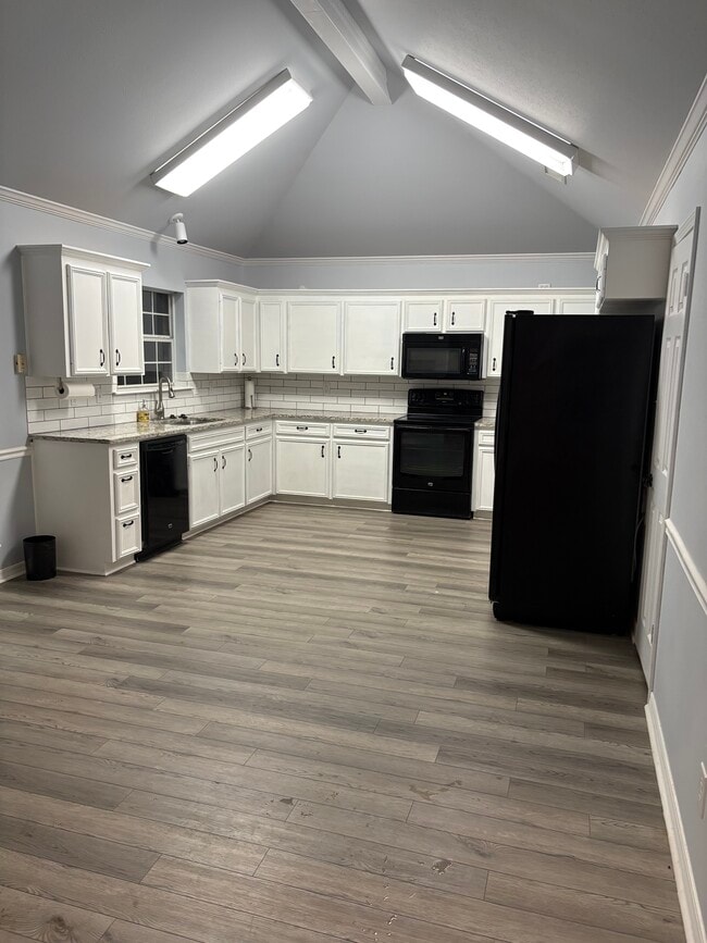 Photo - 5900 Clearview Cir