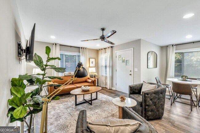 Photo - 811 Old Powder Springs Rd SW