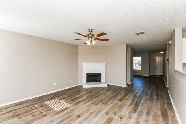 Photo - 509 Brasenose St