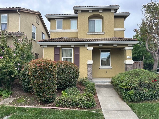 Building Photo - Three Bedroom Corner Lot Home