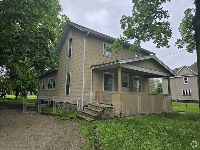 Building Photo - 820 Logan Ave Rental