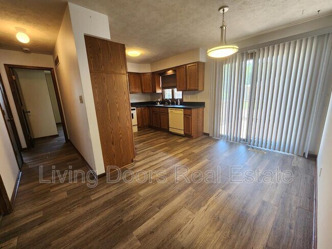 Photo - 1710 Eastridge Ave