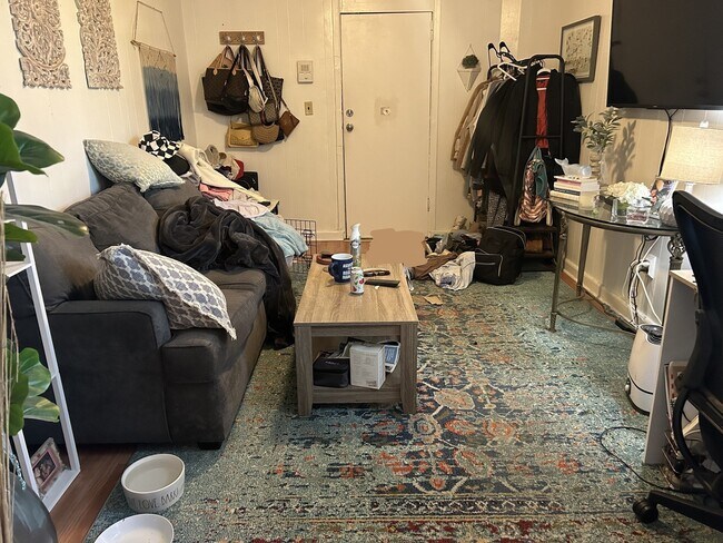 14 Monument Sq Unit 2-4
