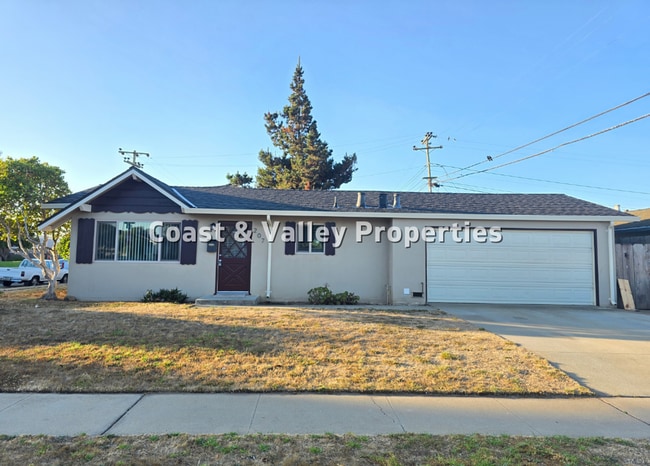 Building Photo - Spacious North Salinas Home