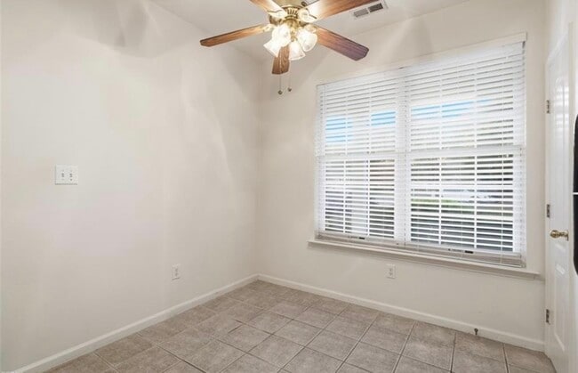 Photo - 682 Windbrook Cir