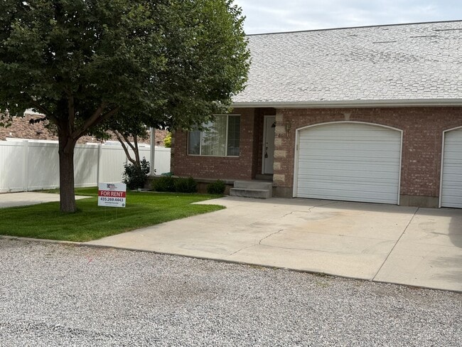 Photo - 65 S 400 W St