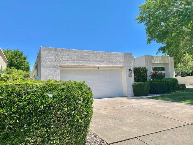 Photo - 5900 Canyon Vista Dr NE