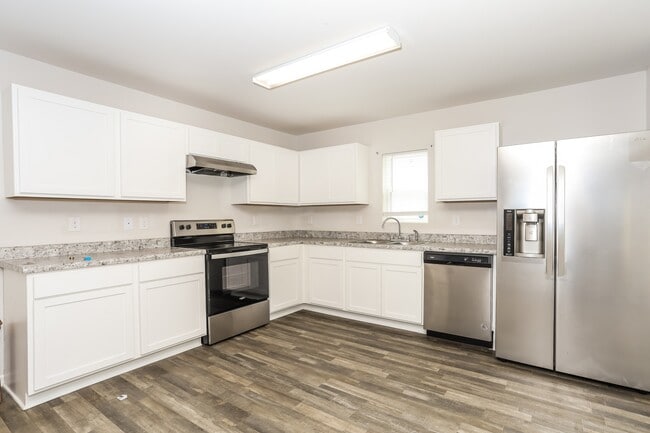 Photo - 940 Haley St